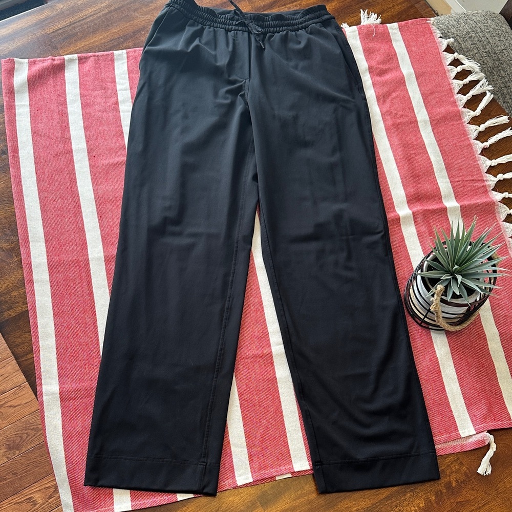 Lululemon Women’s Luxstreme MR Straight Leg Black Small